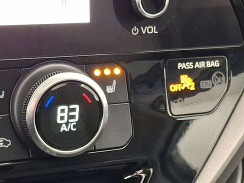 Certified 2023 Toyota Highlander XLE image 19