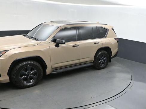 Used 2025 Lexus LX 700h Overtrail image 34