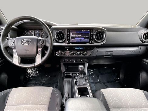 Used 2022 Toyota Tacoma TRD Sport w/ Technology Package AWD/4WD image 15