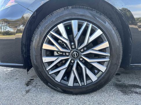 Used 2024 Nissan Altima 2.5 SV AWD/4WD image 16