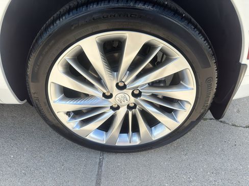 Used 2025 Buick Envision Avenir AWD/4WD image 11