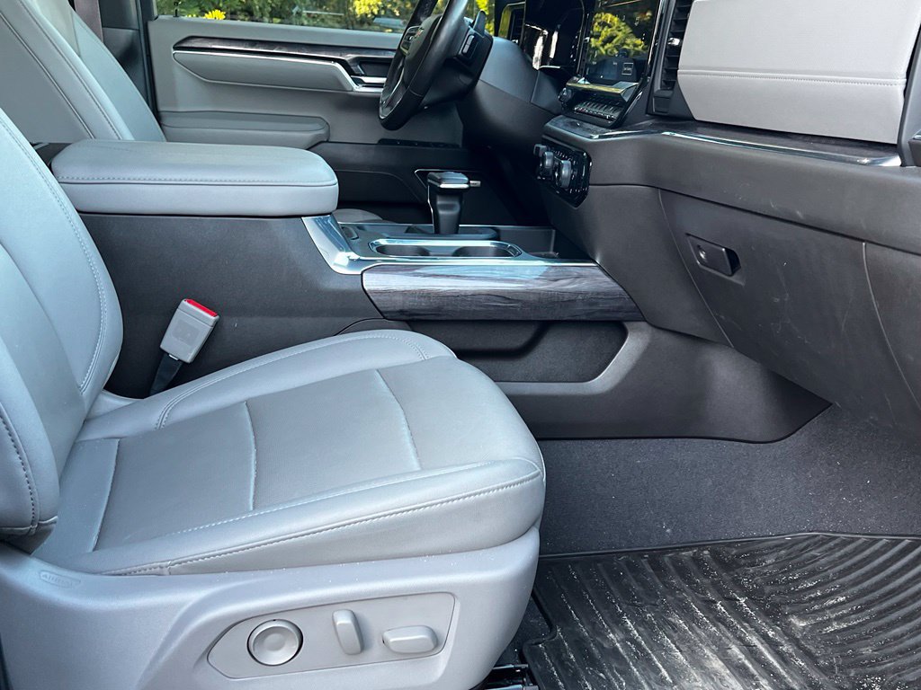 Used 2023 Chevrolet Silverado 1500 LTZ w/ LTZ Premium Package AWD/4WD image 11