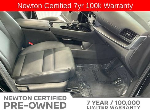 Used 2025 Nissan Rogue SV w/ SV Premium Package FWD image 14