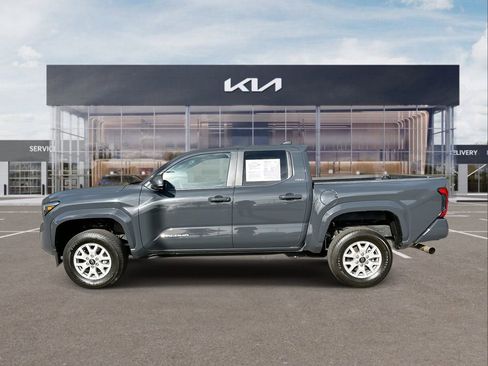 Used 2024 Toyota Tacoma SR5 image 5