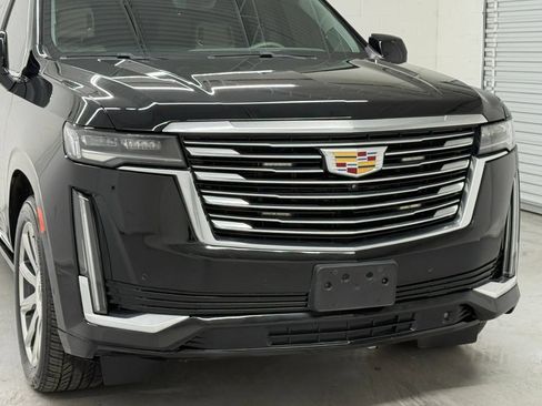 Used 2022 Cadillac Escalade ESV Premium Luxury Platinum AWD/4WD image 38