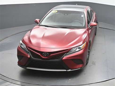 Used 2018 Toyota Camry XSE image 40