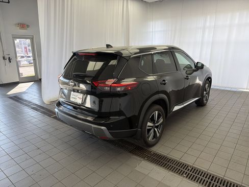 Used 2024 Nissan Rogue SL w/ SL Premium Package FWD image 5