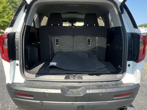 Certified 2021 GMC Acadia SLE w/ Driver Convenience Package FWD image 4