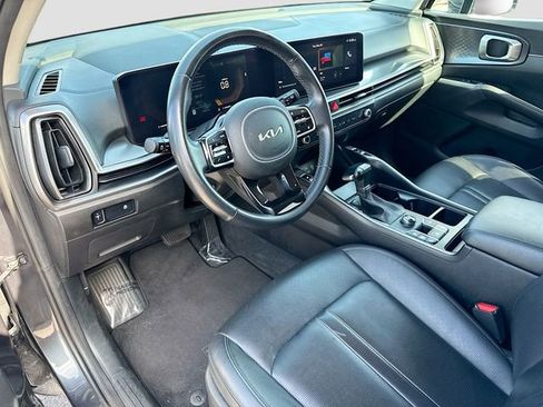Used 2024 Kia Sorento S FWD image 9