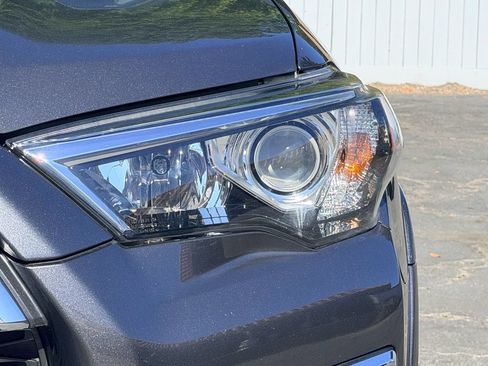 Used 2016 Toyota 4Runner Limited AWD/4WD image 9