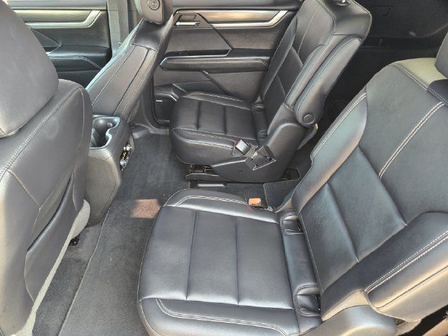 Used 2025 GMC Acadia Elevation w/ Elevation Premium Package FWD image 29