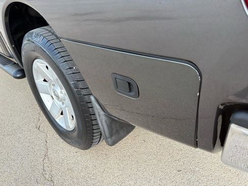 Used 2005 Nissan Titan LE w/ (T01) Tow Pkg RWD image 12