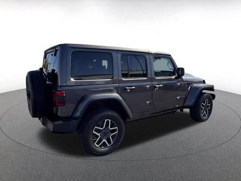 Used 2025 Jeep Wrangler Unlimited Sahara AWD/4WD image 11