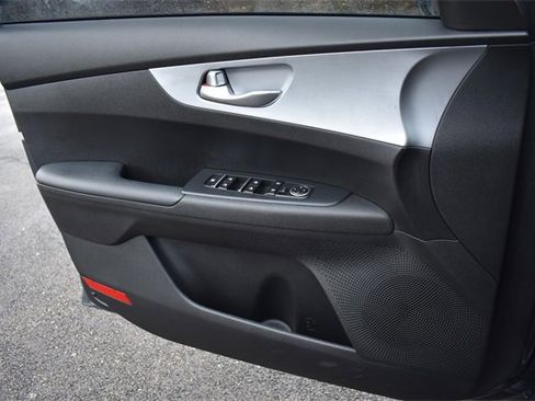 Certified 2023 Kia Forte LXS image 27