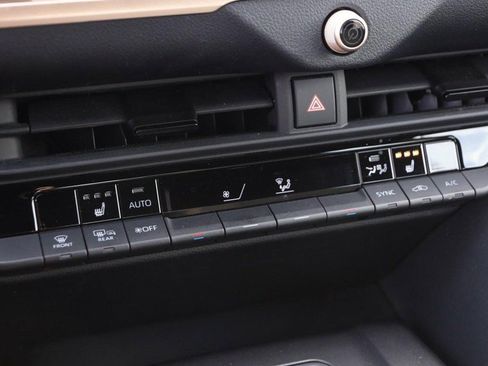 Used 2023 Toyota Crown image 17