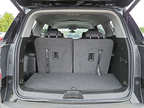 Certified 2022 GMC Acadia SLE w/ Driver Convenience Package image 28