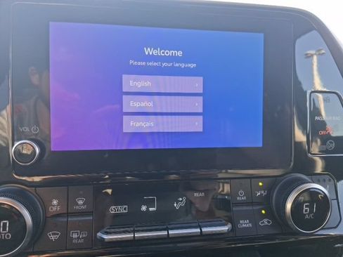 Used 2024 Toyota Highlander XLE AWD/4WD image 21