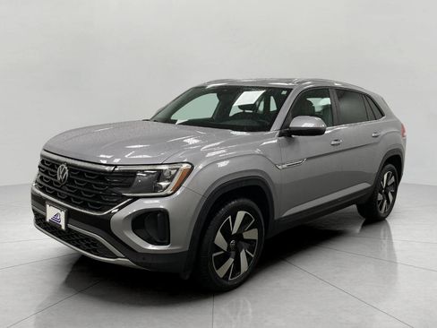 Used 2025 Volkswagen Atlas Cross Sport SE image 11