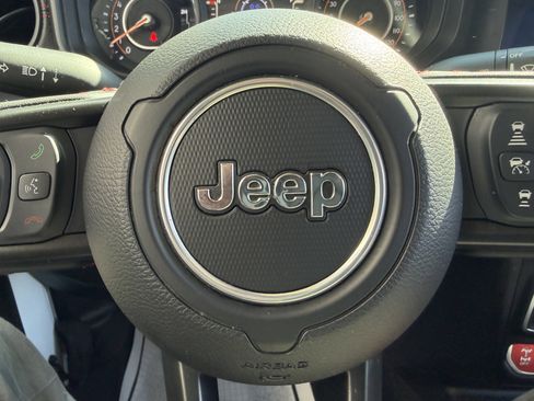 Used 2024 Jeep Gladiator Rubicon image 39