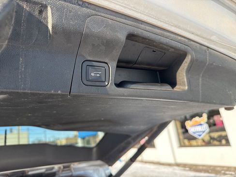 Used 2019 GMC Acadia SLE image 36