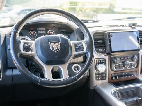 Used 2018 RAM 1500 Laramie w/ Convenience Group AWD/4WD image 15