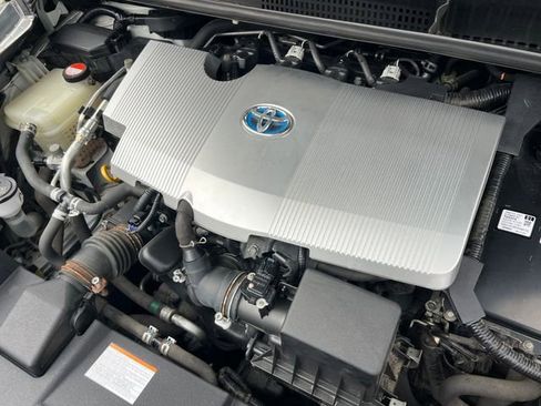 Used 2016 Toyota Prius Two image 32