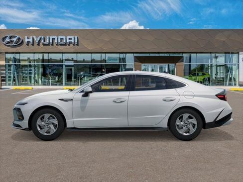 New 2026 Hyundai Sonata SE FWD image 3