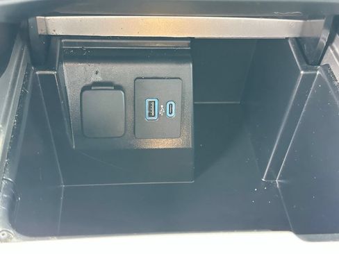 Used 2020 Ford Explorer XLT w/ Equipment Group 202A RWD image 28