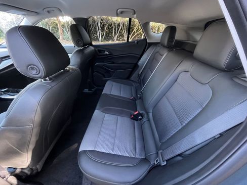 Used 2025 Chevrolet Trax LT image 23