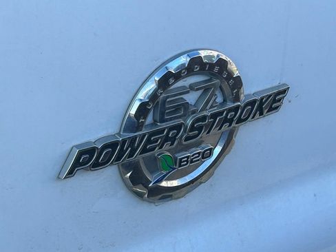 Used 2015 Ford F350 XLT w/ Snow Plow Prep Package image 10