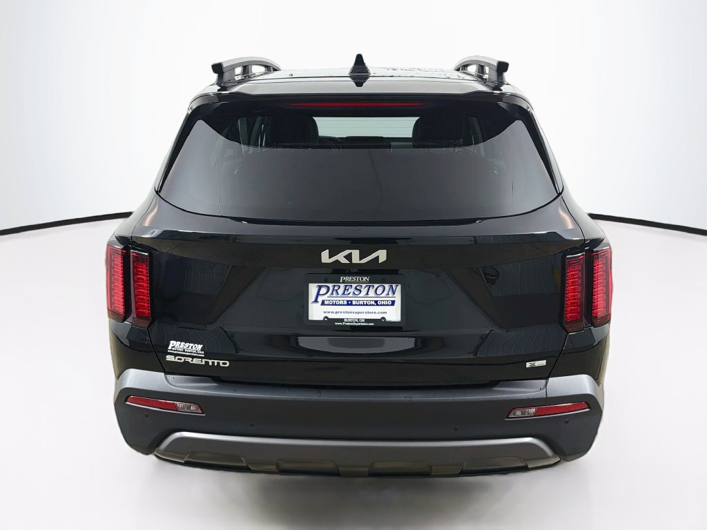 Used 2023 Kia Sorento S w/ Panoramic Sunroof Package AWD/4WD image 6