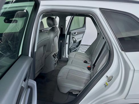 Used 2020 Audi Q5 Prestige image 30