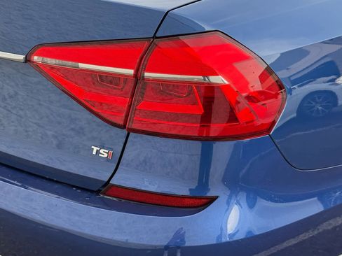 Used 2016 Volkswagen Passat 1.8T R-Line image 17