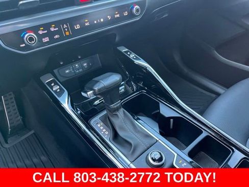 Used 2025 Kia Sorento SX FWD image 27