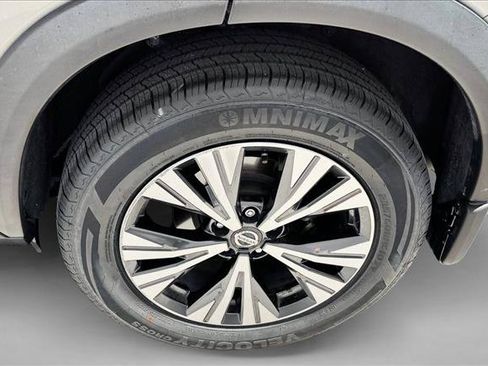Used 2021 Nissan Rogue SV FWD image 8