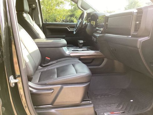 Used 2025 Chevrolet Silverado 1500 RST AWD/4WD image 5