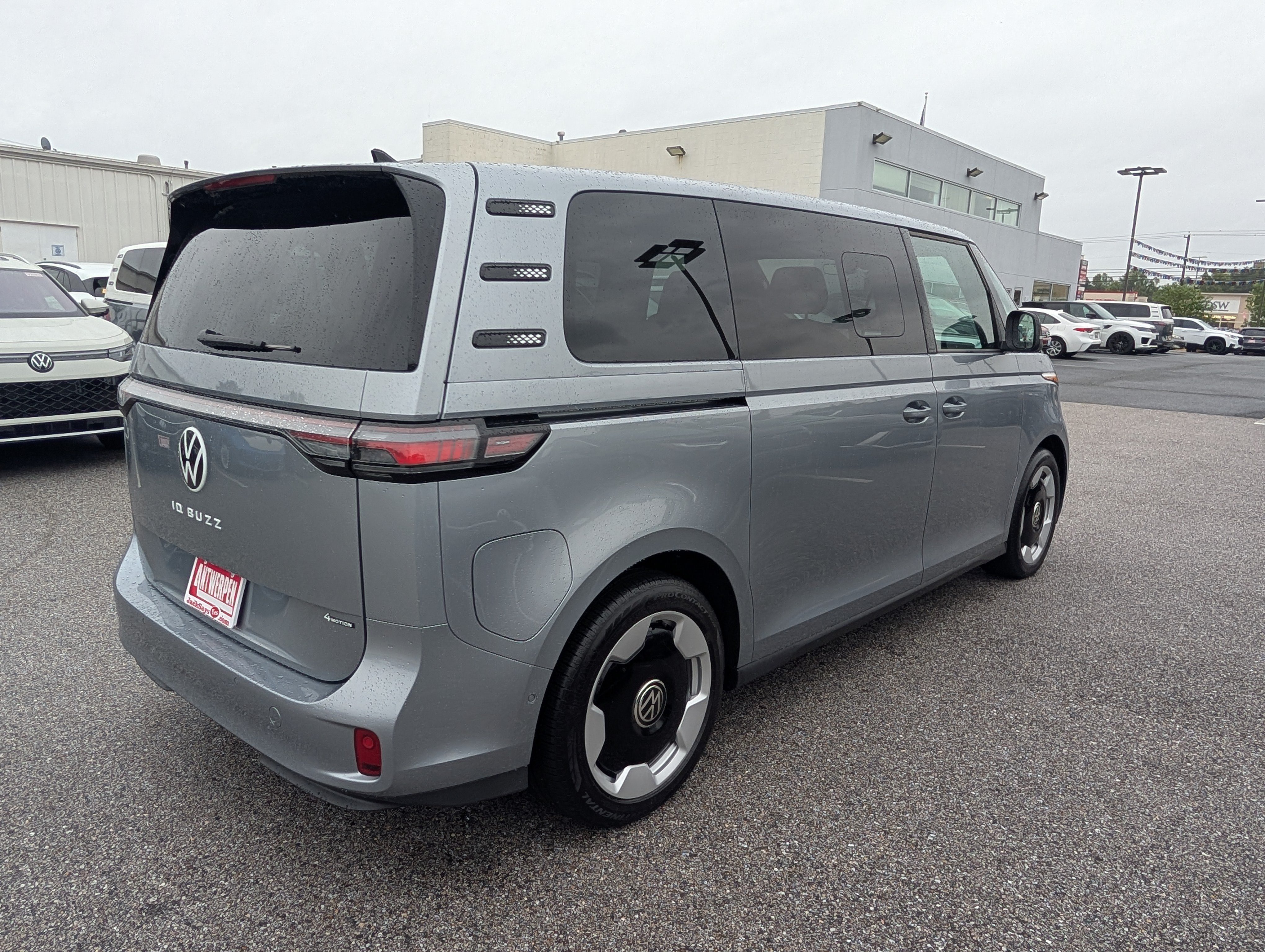 Used 2025 Volkswagen ID. Buzz Pro S Plus AWD/4WD image 4