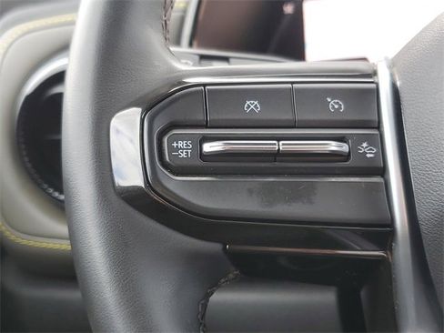 Used 2023 Chevrolet Colorado ZR2 w/ LPO, Tailgate Decal Package image 13