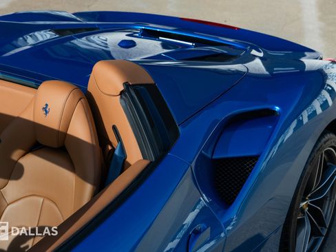Used 2019 Ferrari 488 Spider image 7