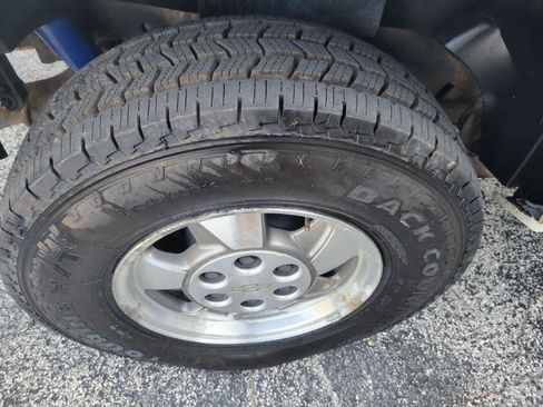 Used 2000 Chevrolet Tahoe LS w/ LS Preferred Equipment Group AWD/4WD image 26