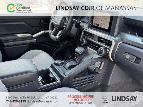 Used 2025 Toyota Tacoma SR5 AWD/4WD image 11