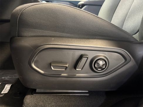 New 2025 Jeep Grand Cherokee 4WD image 13