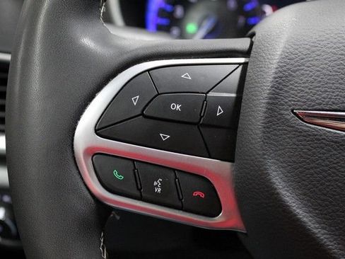 Used 2025 Chrysler Pacifica Select FWD image 22