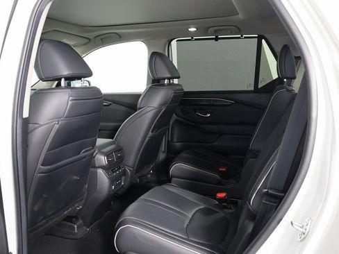 Used 2025 Honda Pilot Elite image 11