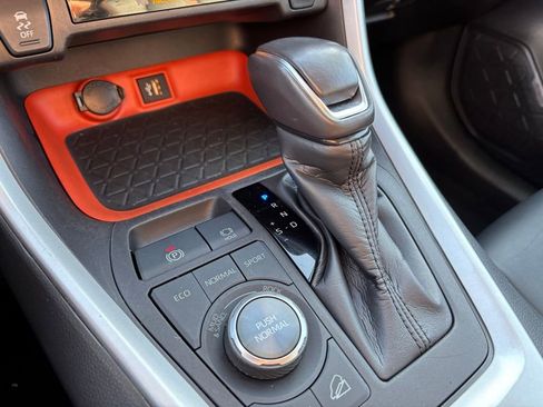 Used 2024 Toyota RAV4 Adventure image 21