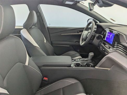 Certified 2025 Toyota Camry SE FWD image 32