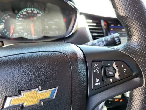 Used 2021 Chevrolet Trax LS w/ Tint and Cruise Package FWD image 8