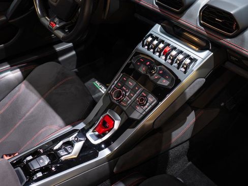 Used 2017 Lamborghini Huracan LP 580-2 RWD image 19