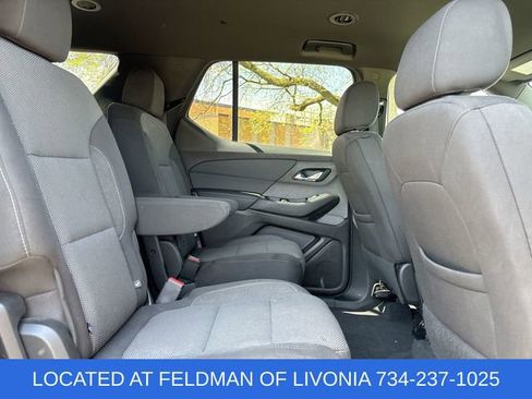 Used 2023 Chevrolet Traverse LT FWD image 25