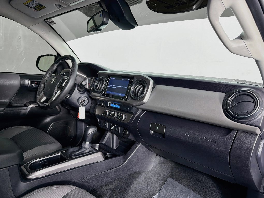 Used 2022 Toyota Tacoma SR5 RWD image 31